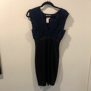 MAX STUDIO V neck, sleeveless, dark blue ruffle top. Stretchy & super cute!!